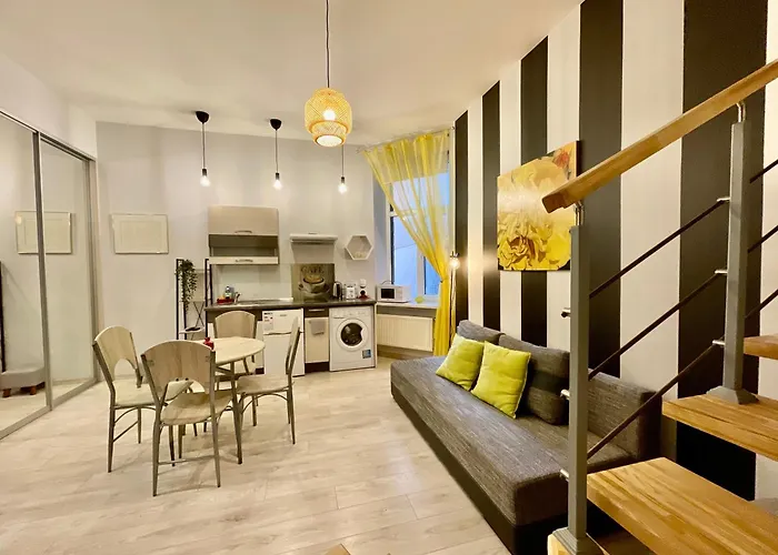 Apartman In Art Nouveau District Riga