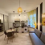 In Art Nouveau District Апартаменти Рига